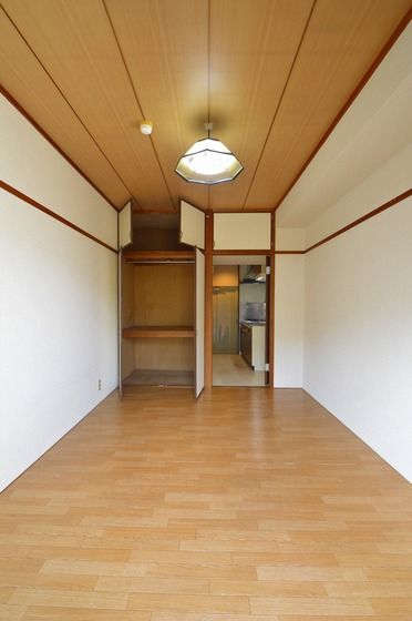 �y�����E���r���O�z�@