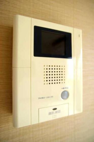 �y�Z�L�����e�B�z�@