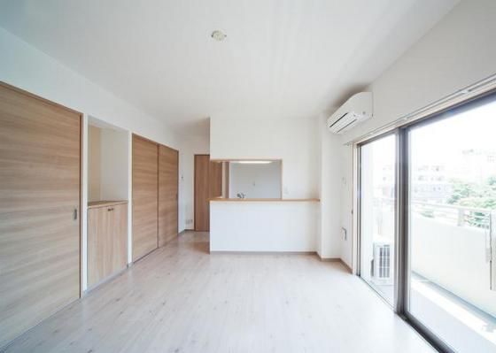 �y�����E���r���O�z�@