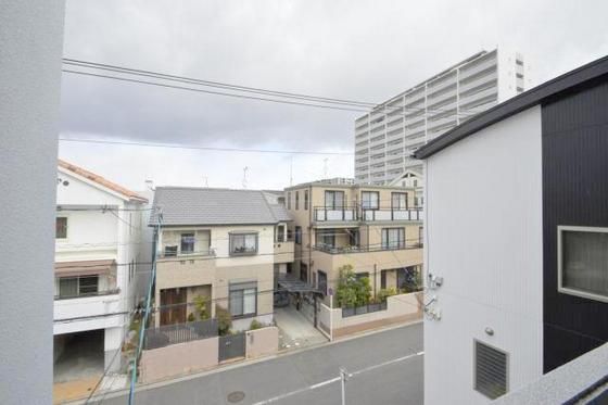 �y���]�z�@