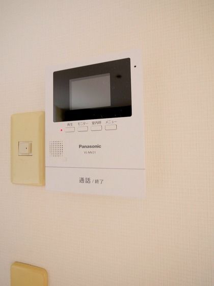 �y�Z�L�����e�B�z�@