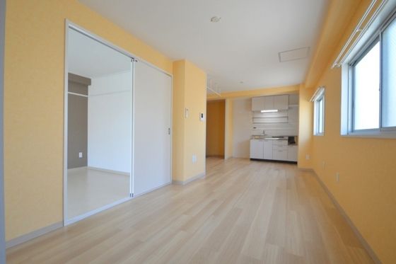 �y�����E���r���O�z�@�k�c�j11.6��