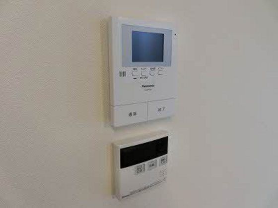 �y�Z�L�����e�B�z�@