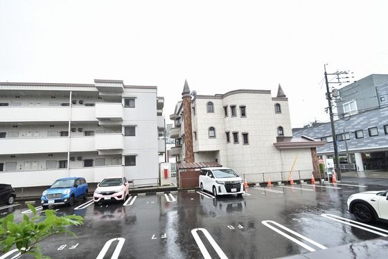 �y���]�z�@