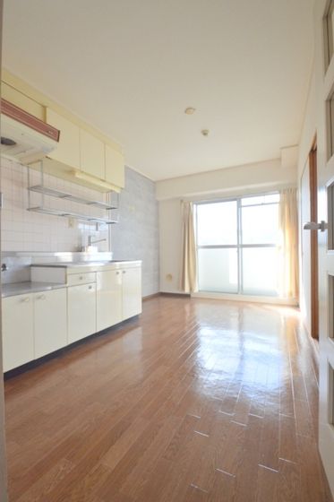 �y�����E���r���O�z�@�_�C�j���O�L�b�`��