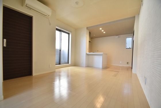 �y�����E���r���O�z�@