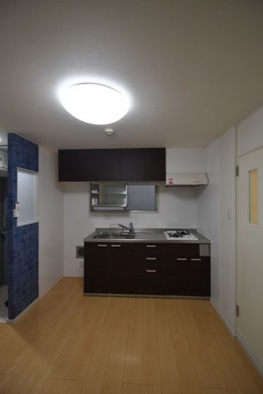 �y�����E���r���O�z�@