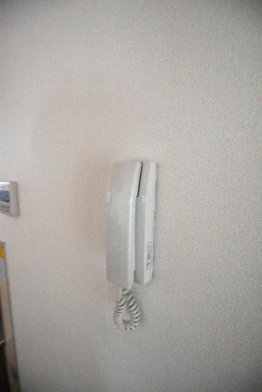 �y�Z�L�����e�B�z�@