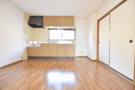 �y�����E���r���O�z�@