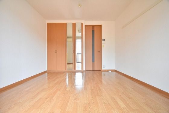 �y�����E���r���O�z�@