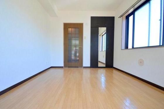 �y�����E���r���O�z�@