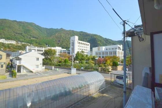 �y���]�z�@