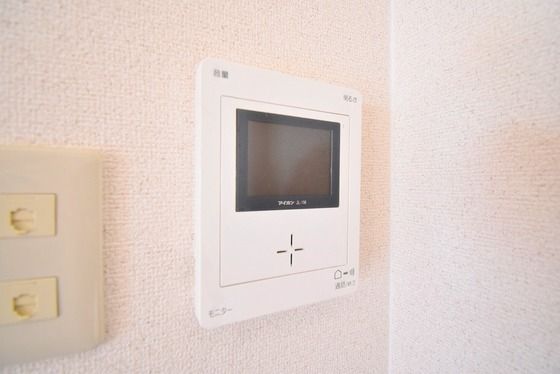 �y�Z�L�����e�B�z�@