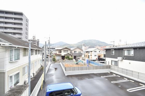 �y���]�z�@