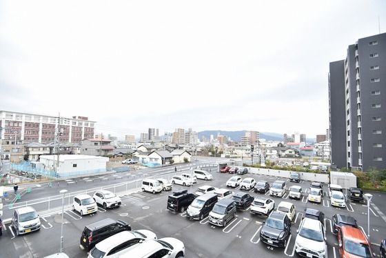 �y���]�z�@