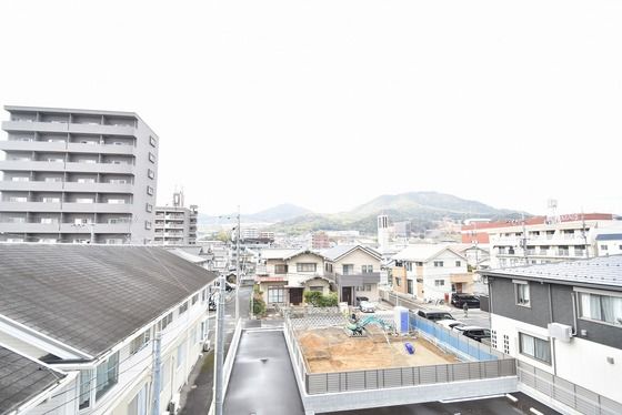 �y���]�z�@