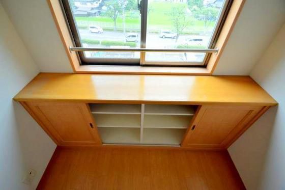 �y���]�z�@