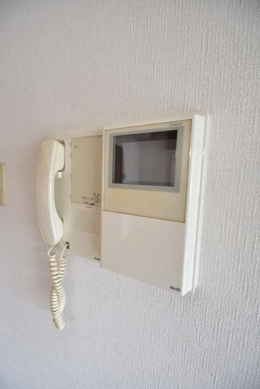 �y�Z�L�����e�B�z�@