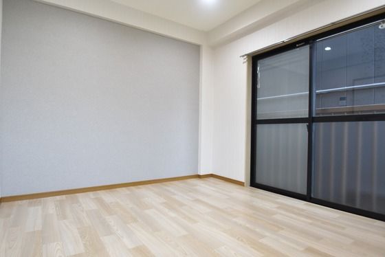 �y�����E���r���O�z�@