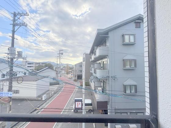 �y���]�z�@