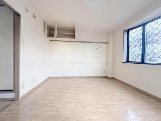 �y�����E���r���O�z�@