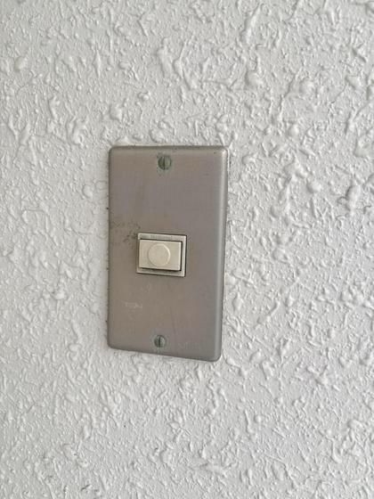 �y�Z�L�����e�B�z�@