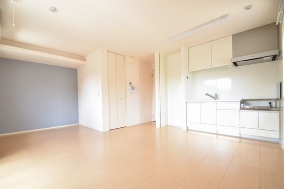 �y�����E���r���O�z�@