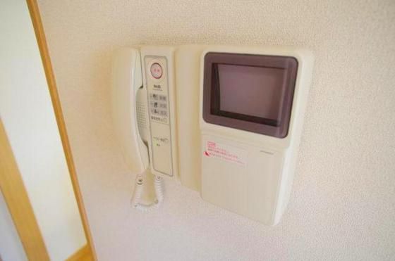 �y�Z�L�����e�B�z�@