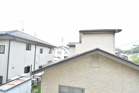 �y���]�z�@