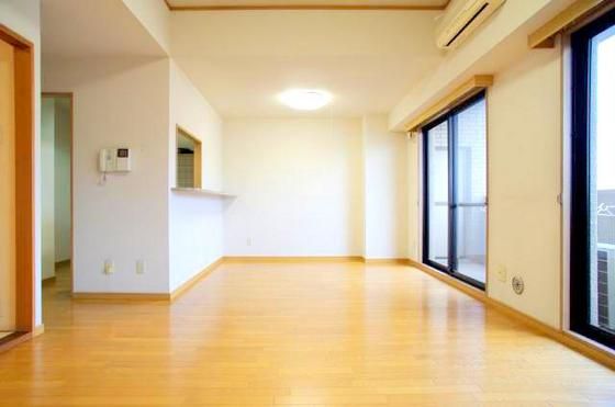 �y�����E���r���O�z�@