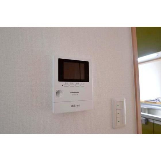 �y�Z�L�����e�B�z�@TV�h�A�z��