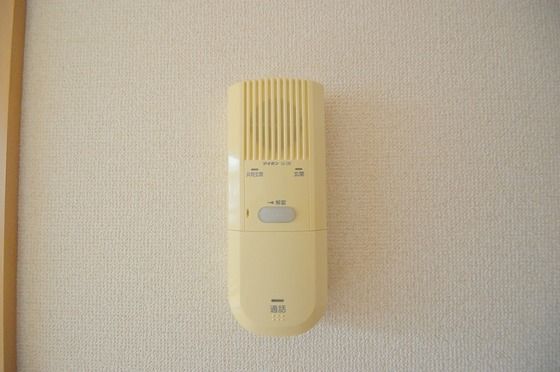 �y�Z�L�����e�B�z�@