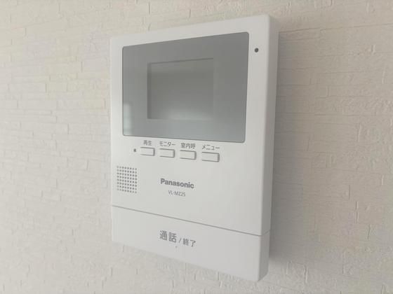 �y�Z�L�����e�B�z�@