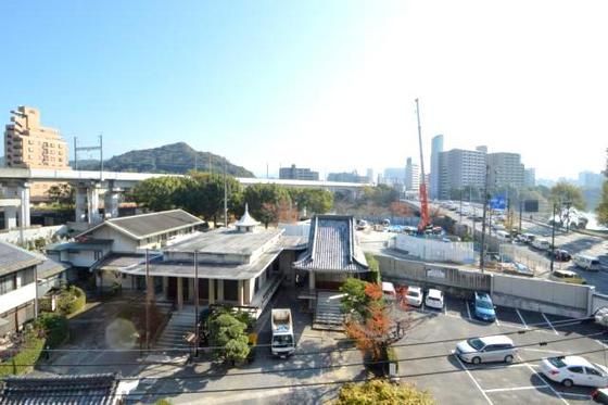 �y���]�z�@