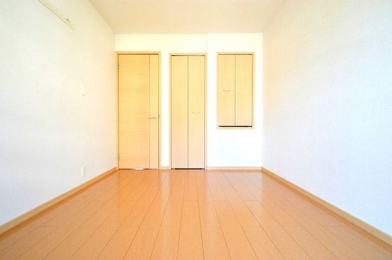 �y�����E���r���O�z�@