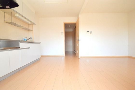 �y�����E���r���O�z�@