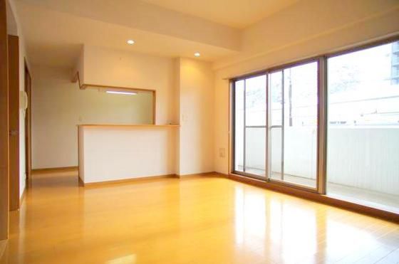 �y�����E���r���O�z�@