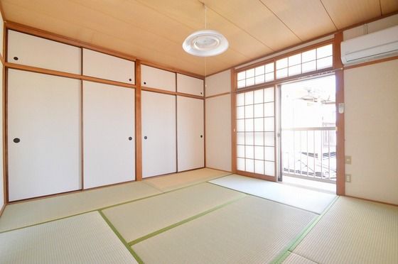 �y�����E���r���O�z�@