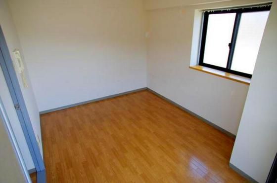 �y�����E���r���O�z�@