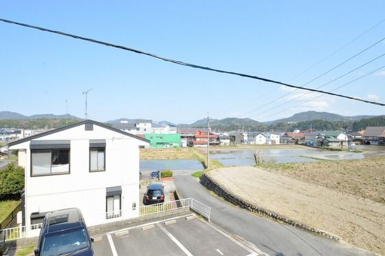 �y���]�z�@