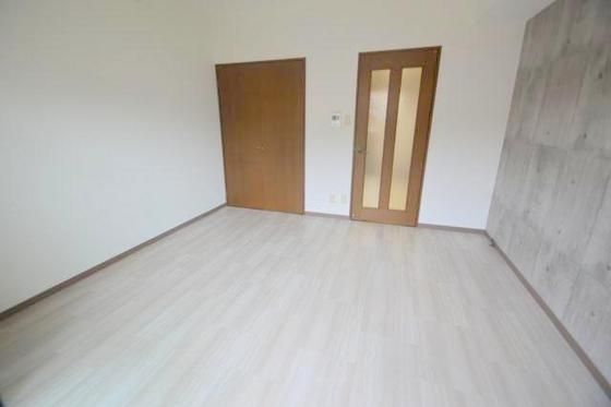 �y�����E���r���O�z�@