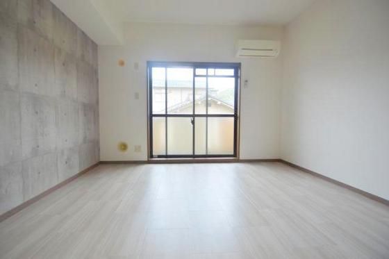 �y�����E���r���O�z�@