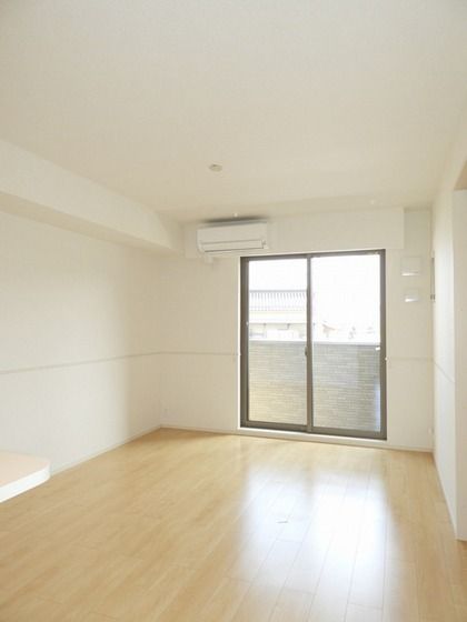 �y�����E���r���O�z�@