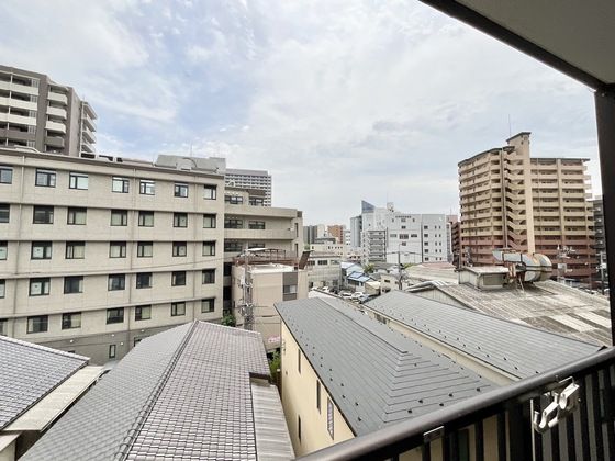 �y���]�z�@