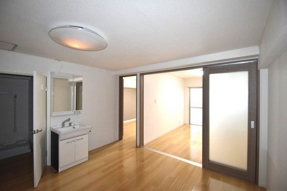 �y�����E���r���O�z�@