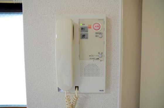 �y�Z�L�����e�B�z�@