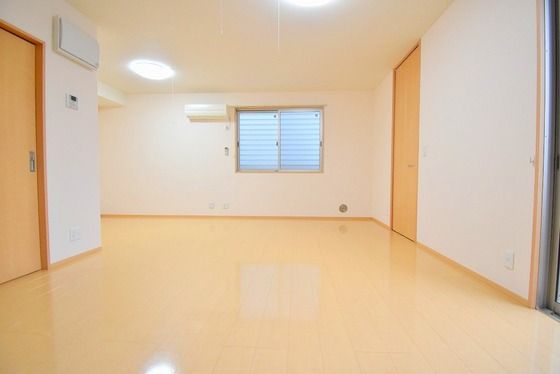 �y�����E���r���O�z�@