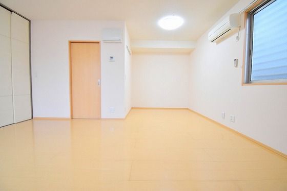 �y�����E���r���O�z�@