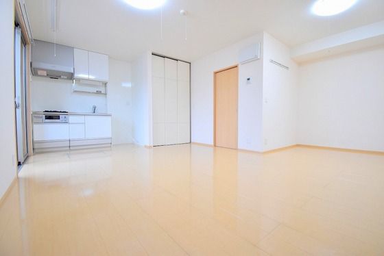 �y�����E���r���O�z�@