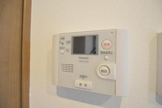 �y�Z�L�����e�B�z�@���j�^�[�t���C���^�[�t�H���ň��S(^��^)���